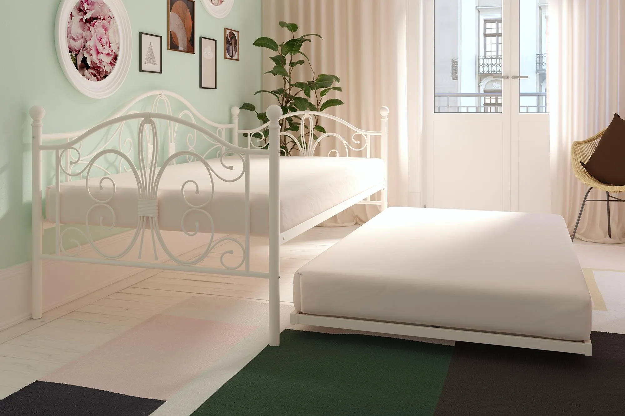 Bombay Metal Daybed