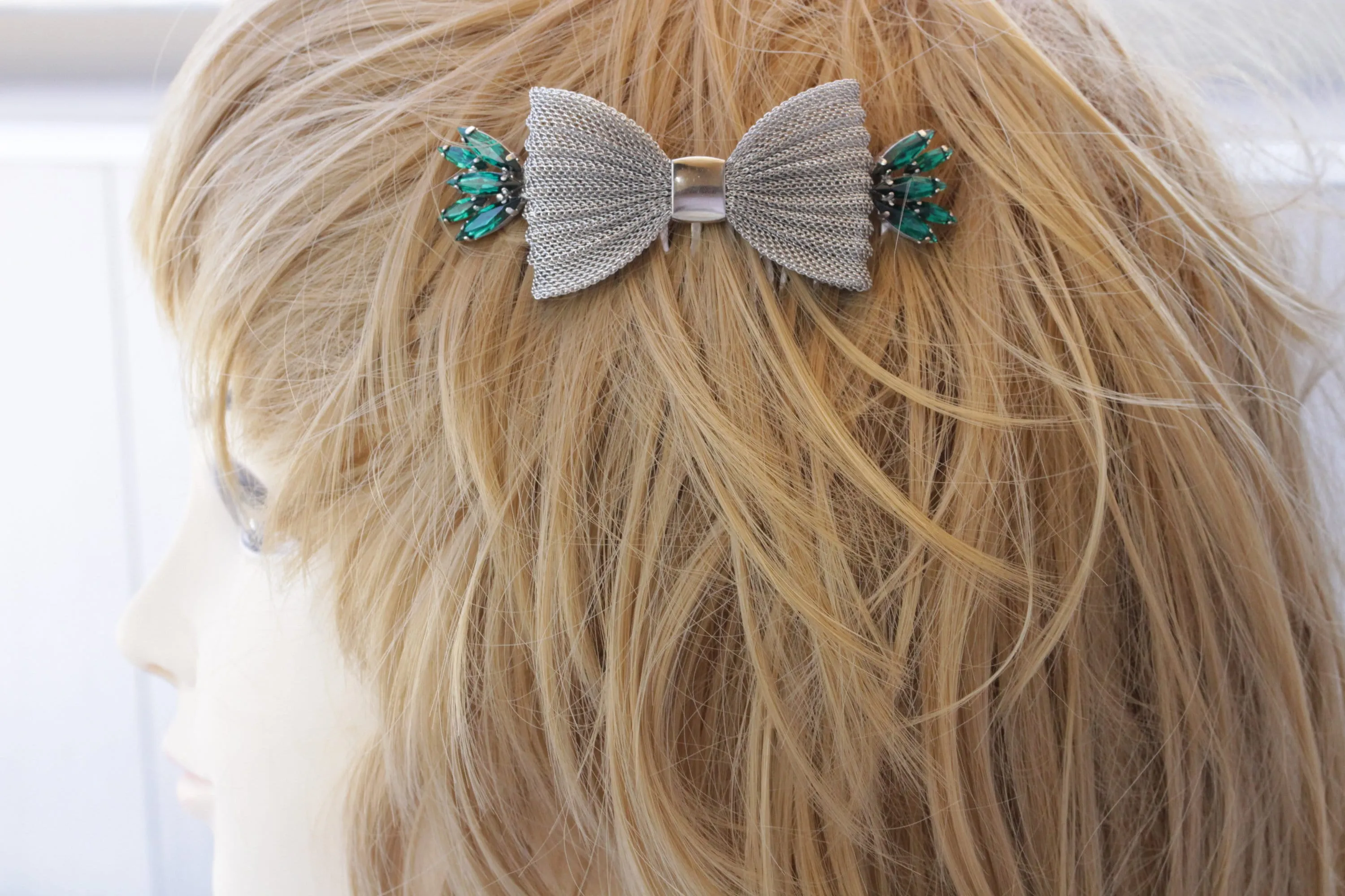 BOW COMB HAIR