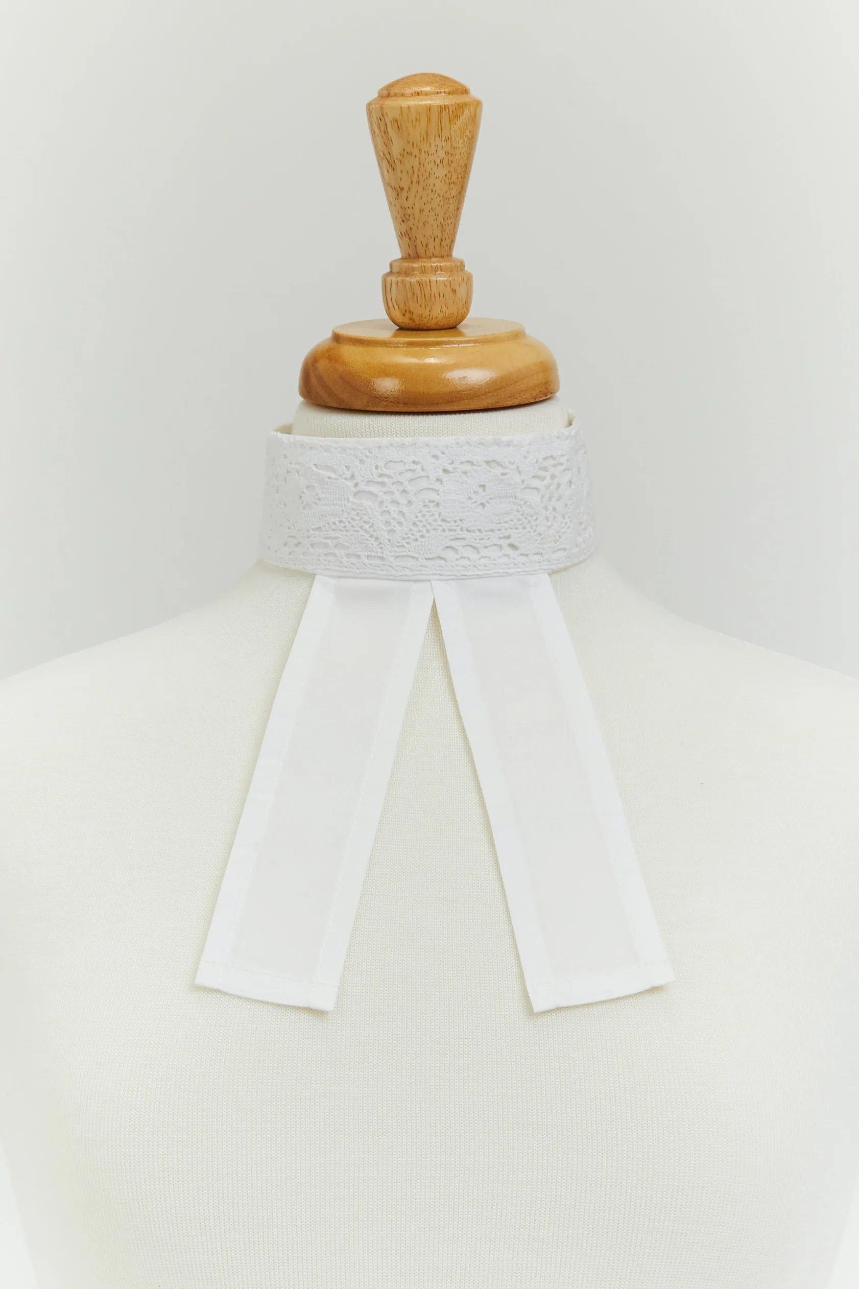 Lace Collar with Bands