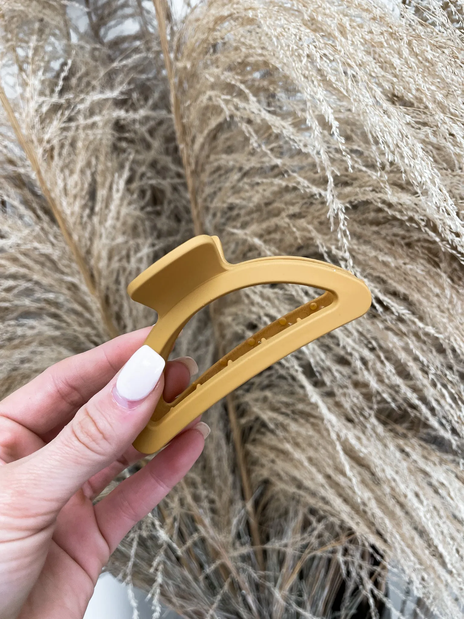 Matte Rounded Hair Claw Clip