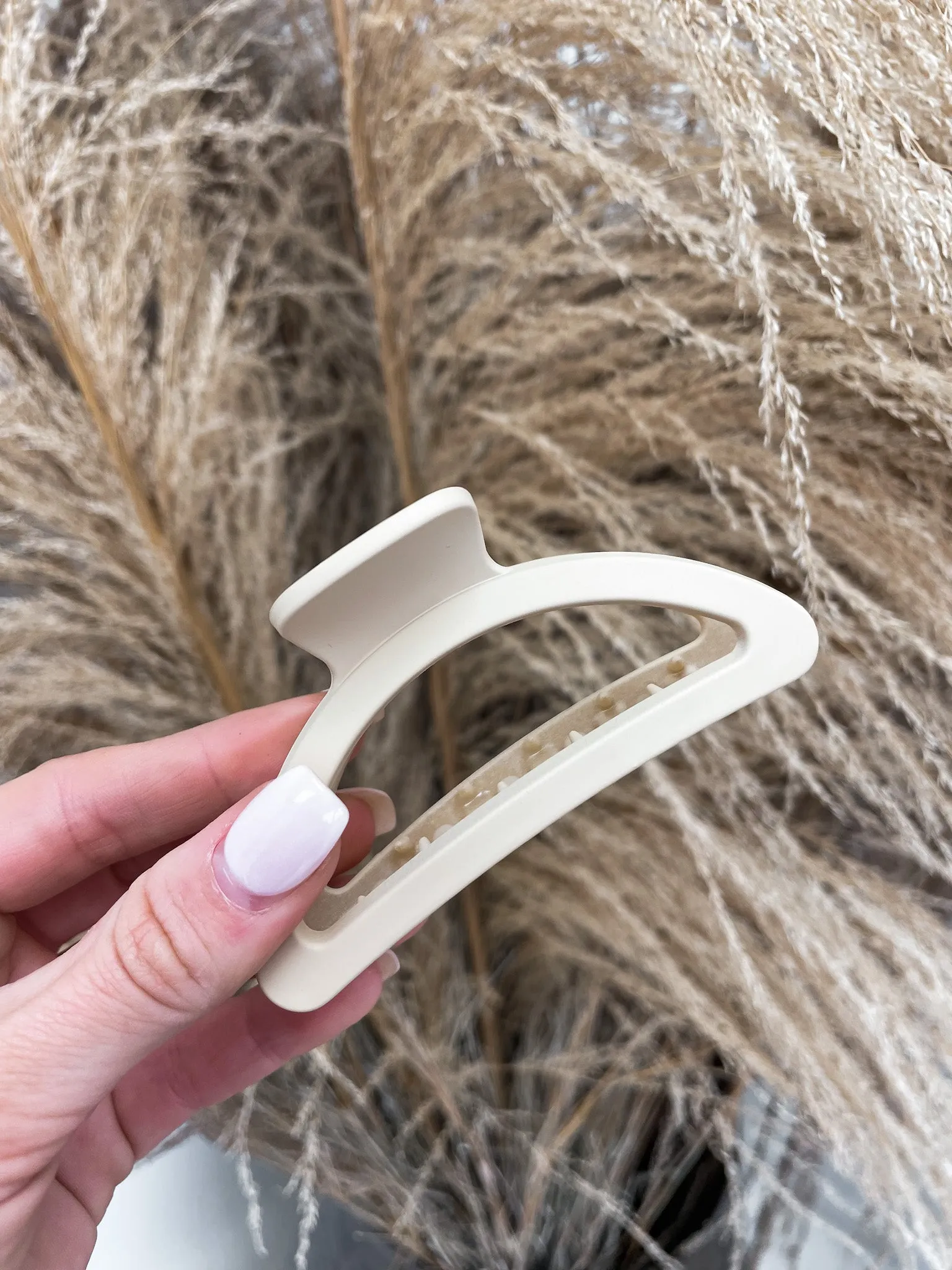 Matte Rounded Hair Claw Clip