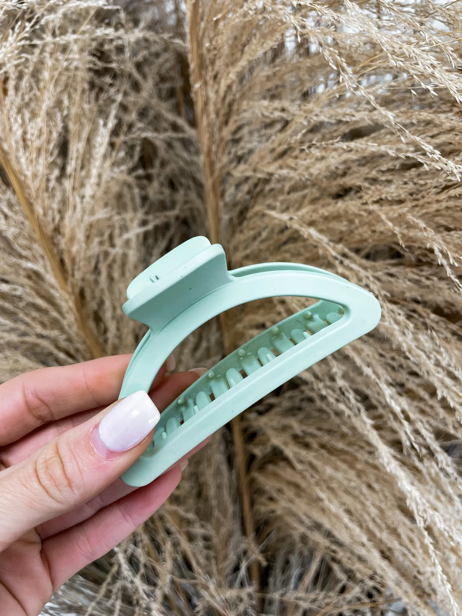 Matte Rounded Hair Claw Clip