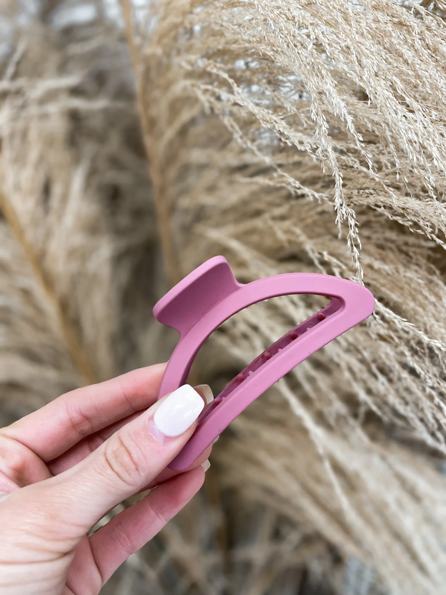 Matte Rounded Hair Claw Clip