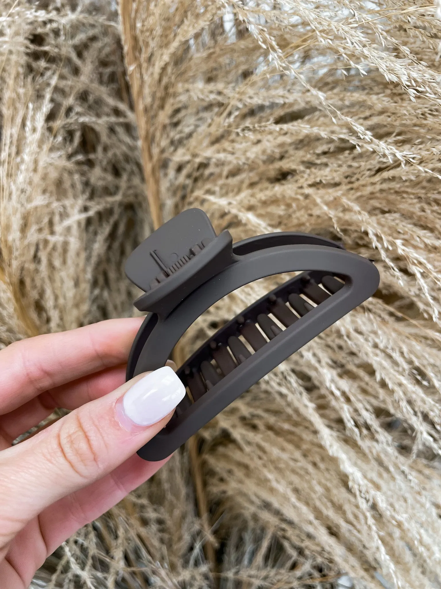 Matte Rounded Hair Claw Clip