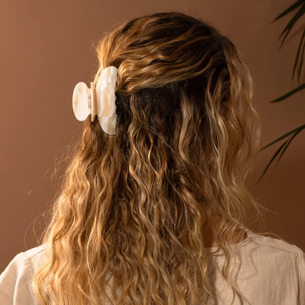 Medium Hair Claw Clip